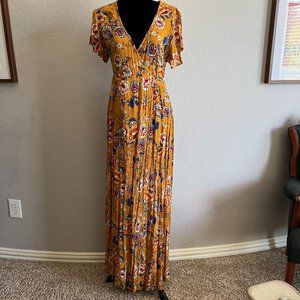 FLORAL PATRONS OF PEACE SLIT MAXI DRESS